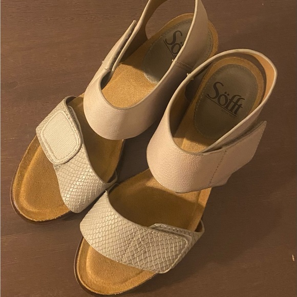 Women’s Sandals used in great condition with minor wear, see photos. - Picture 4 of 4